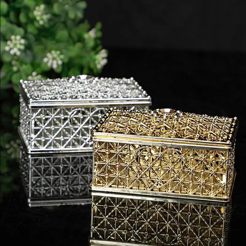 2 PCs Mini Treasure Storage Jewelry Box Silver-color Hollow Flower Pattern Jewelry Case Boxes for Necklace Earring Ring 2030